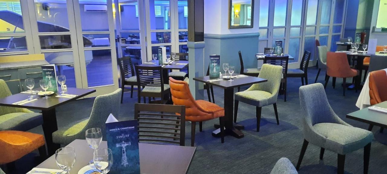 Suncliff Hotel - Oceana Collection Bournemouth Bagian luar foto
