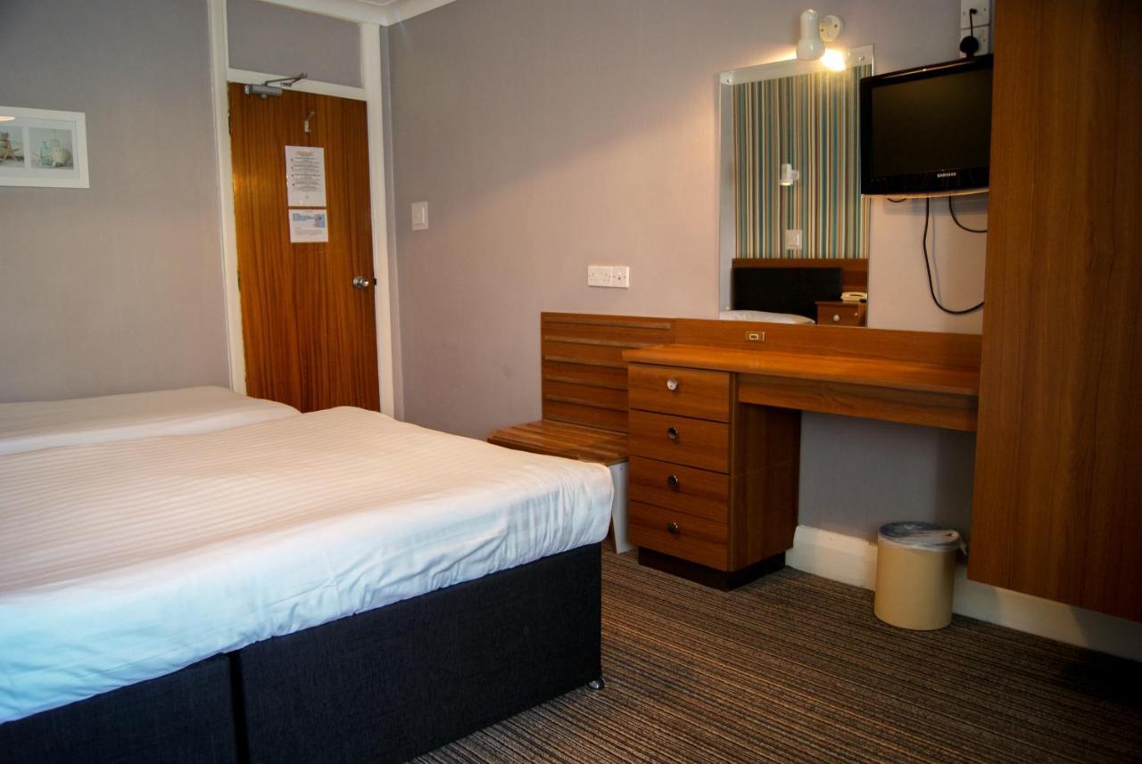Suncliff Hotel - Oceana Collection Bournemouth Bagian luar foto