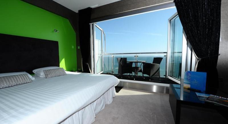 Suncliff Hotel - Oceana Collection Bournemouth Ruang foto