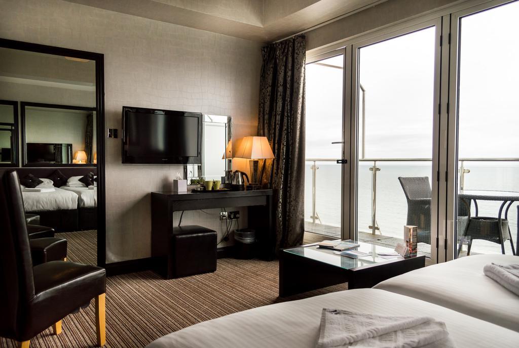 Suncliff Hotel - Oceana Collection Bournemouth Bagian luar foto